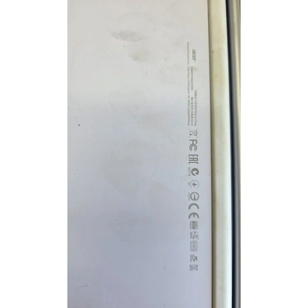 Acer Aspire SW5-012 2-in-1 Multi-Touch Laptop tablet 1.33 GHz